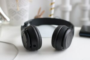Read more about the article FAQs about connecting Sony headphones to iPhone